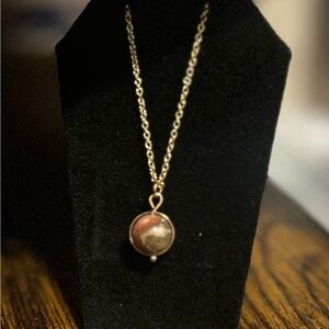 Elegant Gold Pendant Necklace